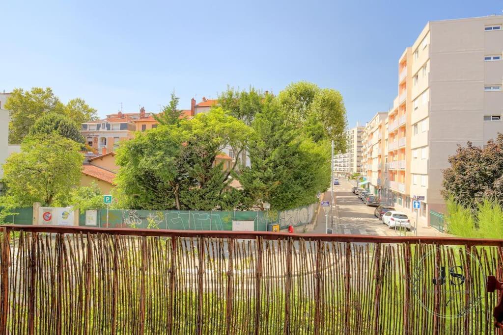 Appartement Le Paisible - Proximite Metro A à Villeurbanne Extérieur photo